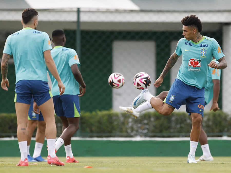 Dorival esboça seleção com novidades para enfrentar o Chile