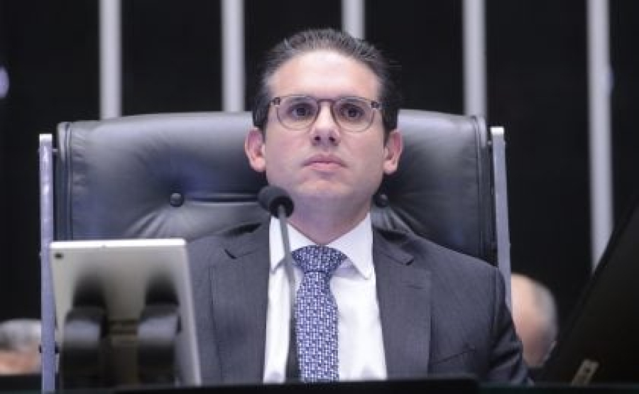 Câmara sob Motta contraria expectativas do governo, e apoio a Lula tem leve queda