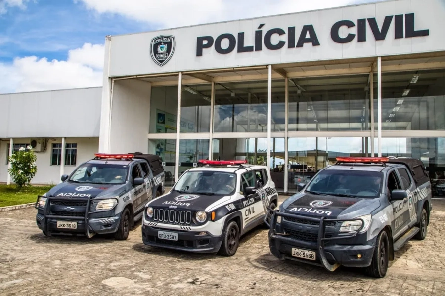 Dupla é presa com carga milionária de drogas, em João Pessoa