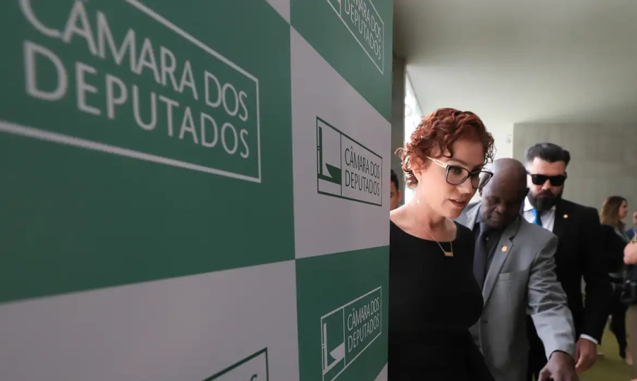 STF retomará julgamento de Zambelli por porte ilegal de arma de fogo