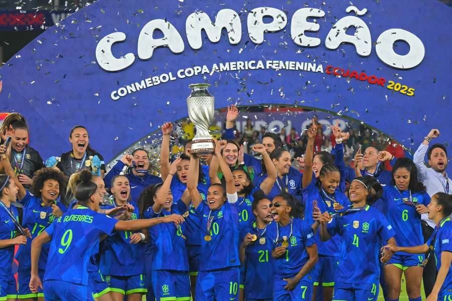 Em final emocionante, Brasil bate Colômbia e é campeão da Copa América