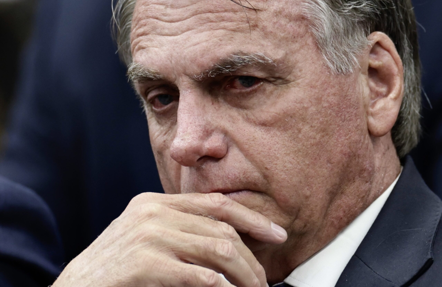 Defesa de Bolsonaro recorre contra prisão domiciliar